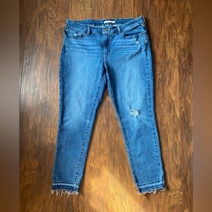 711 Levi Skinny Jeans with Fringed Ankles